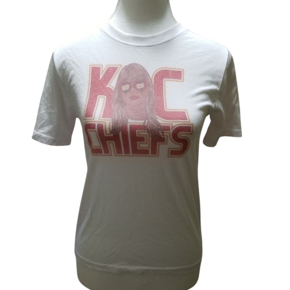 Strikeone Women's Size XL White Kansas City Chiefs/ Taylor Swift T-Shirt